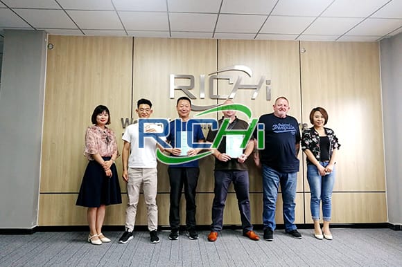 乌兹别克斯坦1-2吨每小时鸡粉饲料生产线项目